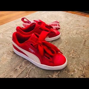 Red puma basket heart 6.5